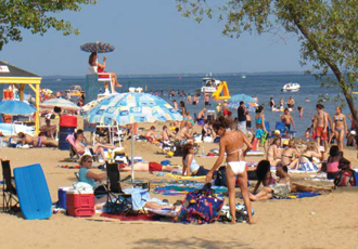 De belles plages où se prélasser au Québec - Magazine Camper