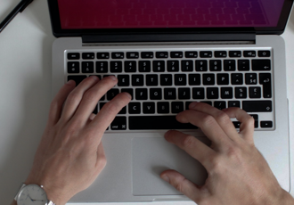 Les outils technologiques en voyage - Magazine Camper