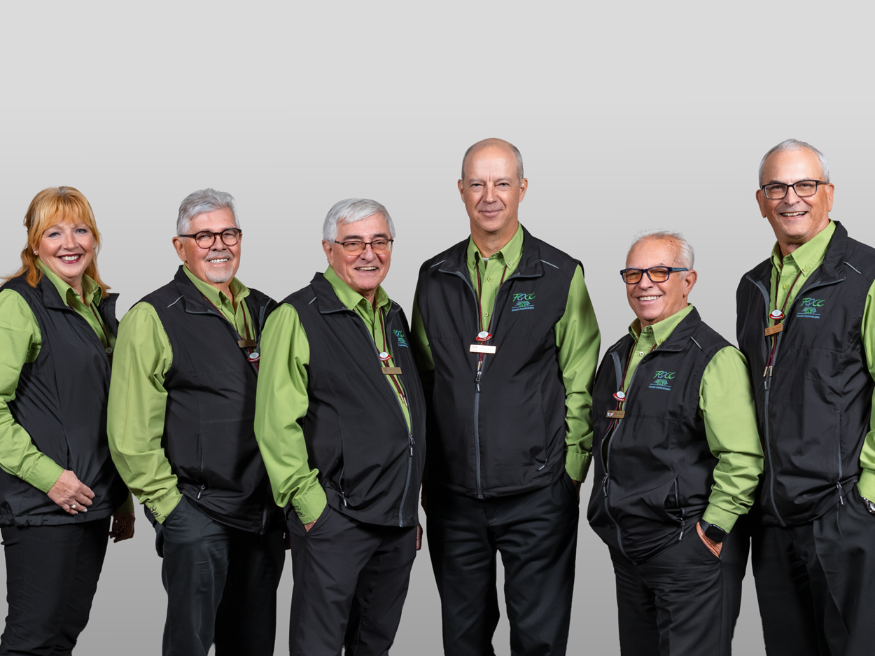 Johanne Grenier, administratrice - Guy Boutin, secrétaire - Jean-Pierre Parenteau, trésorier - Alain Boyer, président - Yvon Cloutier, administrateur - Yves Vermette, vice-président - (absente sur la photo) Anik Beauseigle, administratrice - Magazine Camper