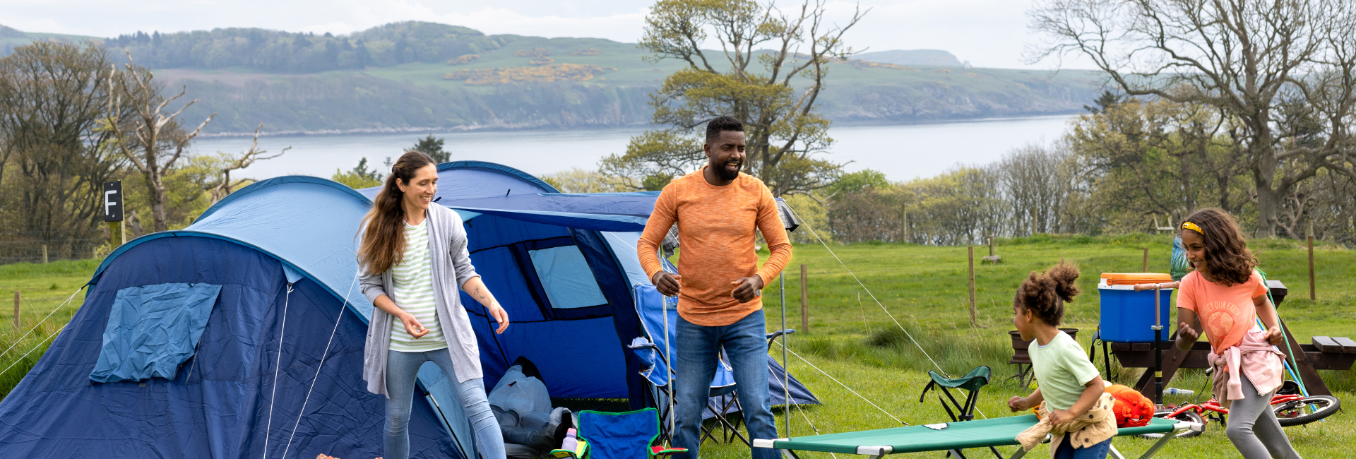 Bannière Sous la toile